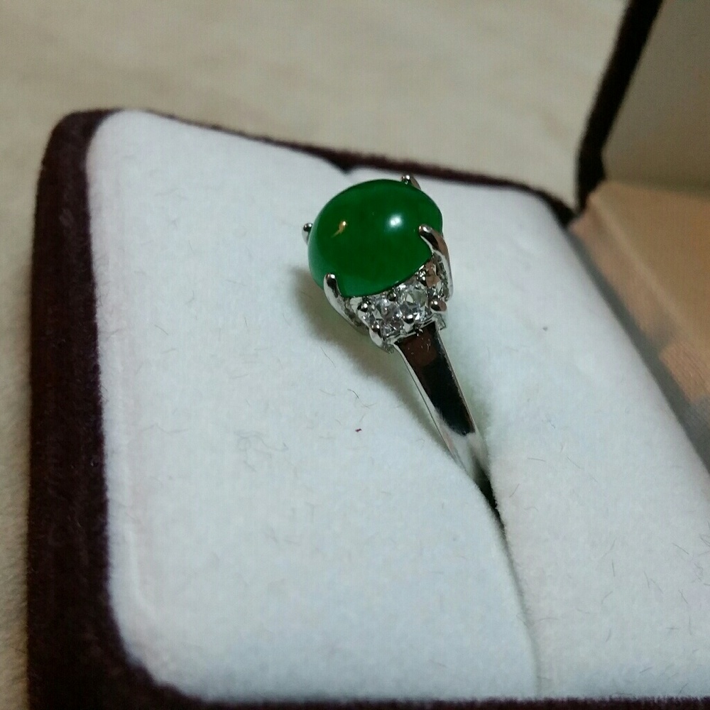 Ring - Picture 3 of 6